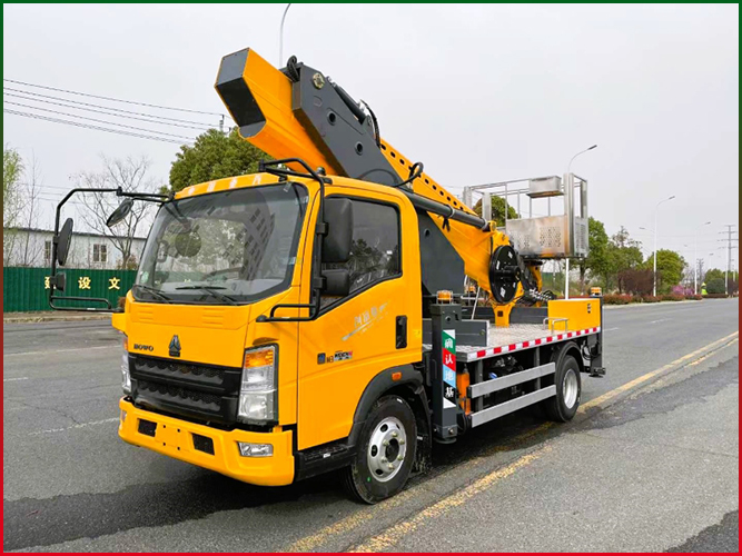 Xe nâng người cao 30m HOWO 4x2