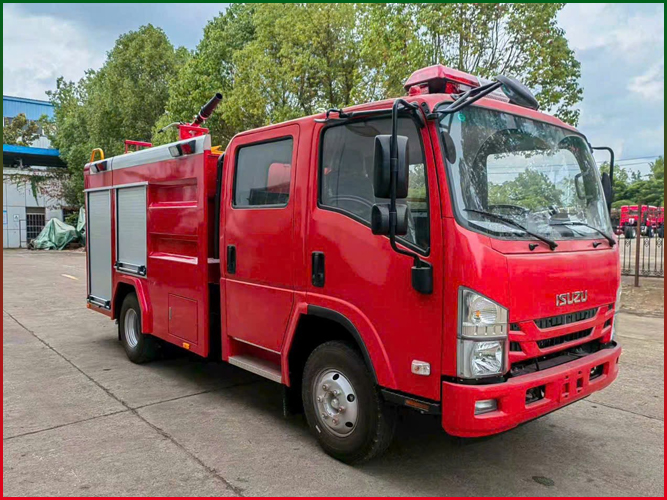 Xe chữa cháy Isuzu 2600L nước - 400L bọt